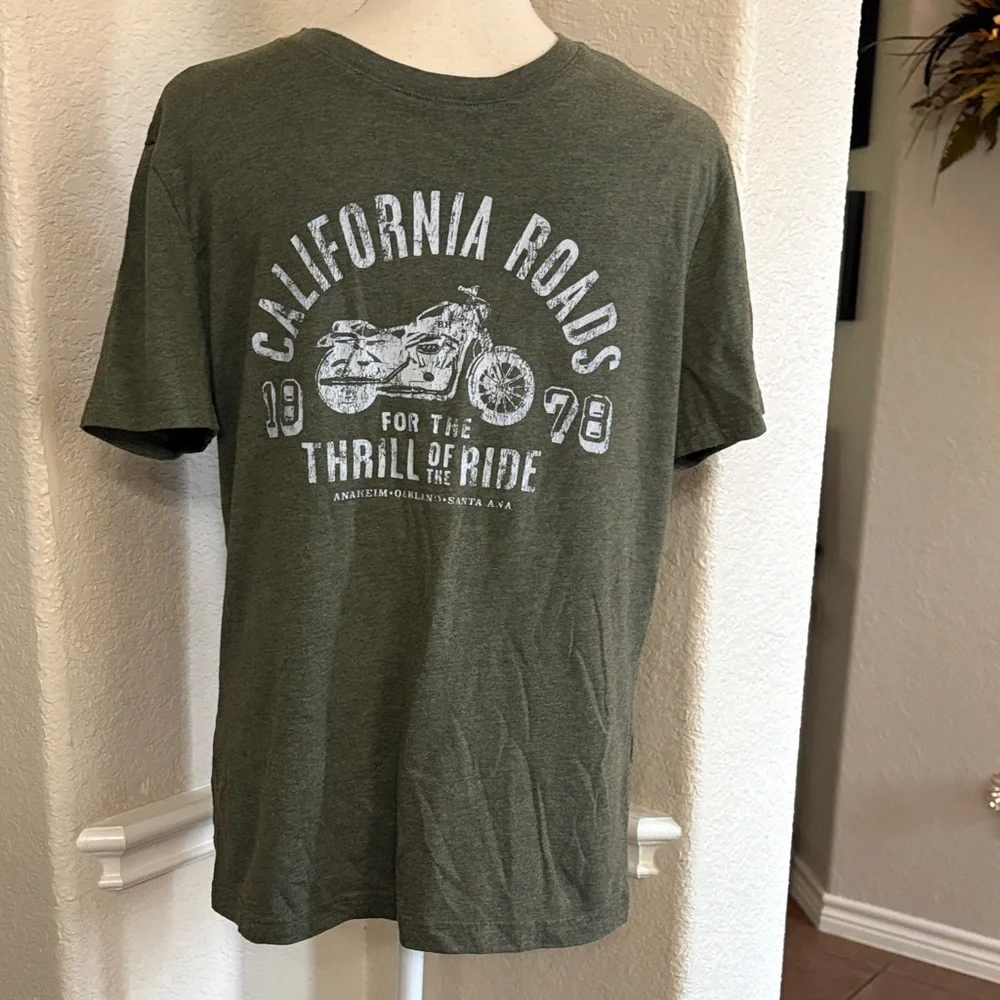 Banana Republic army green California Roads thrill ride retro graphic tee Size S